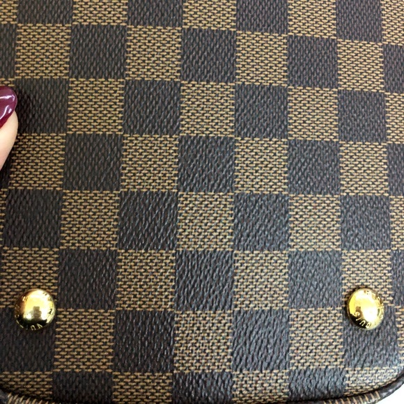 Louis Vuitton Kensington Tote - Picture 10 of 13